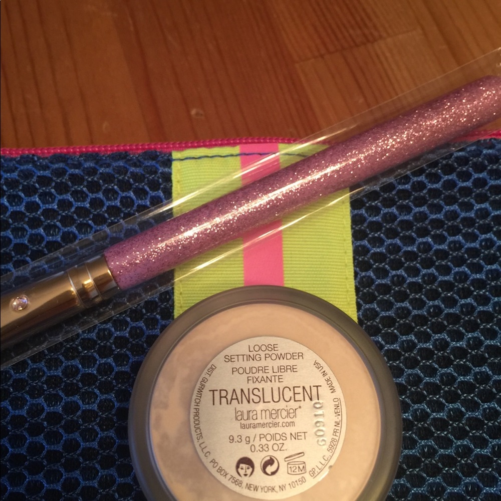 Laura mercier Translucent Setting Powder, - Picture 5 of 6